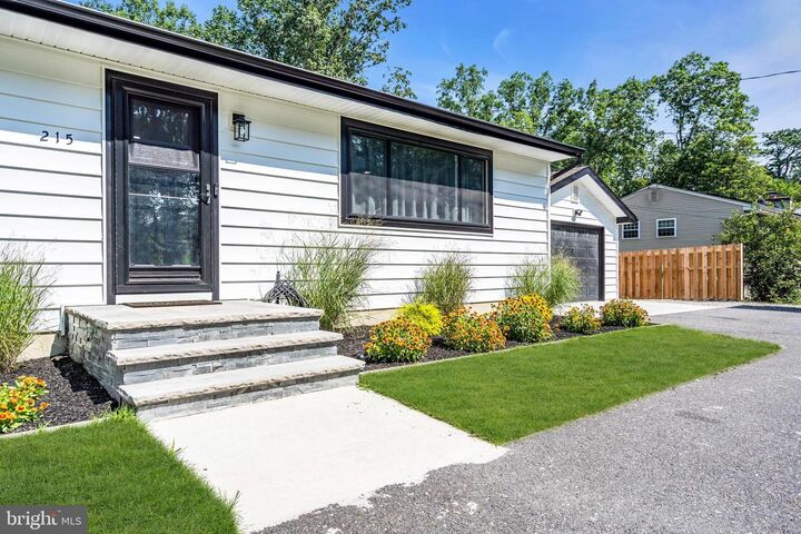 Property Photo:  215 Avenue Road  NJ 08088 