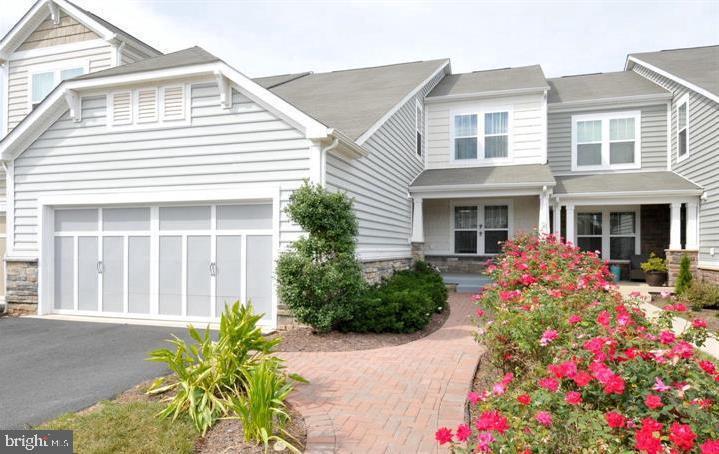 Property Photo: 42436 Grahams Stable Square VA 20148