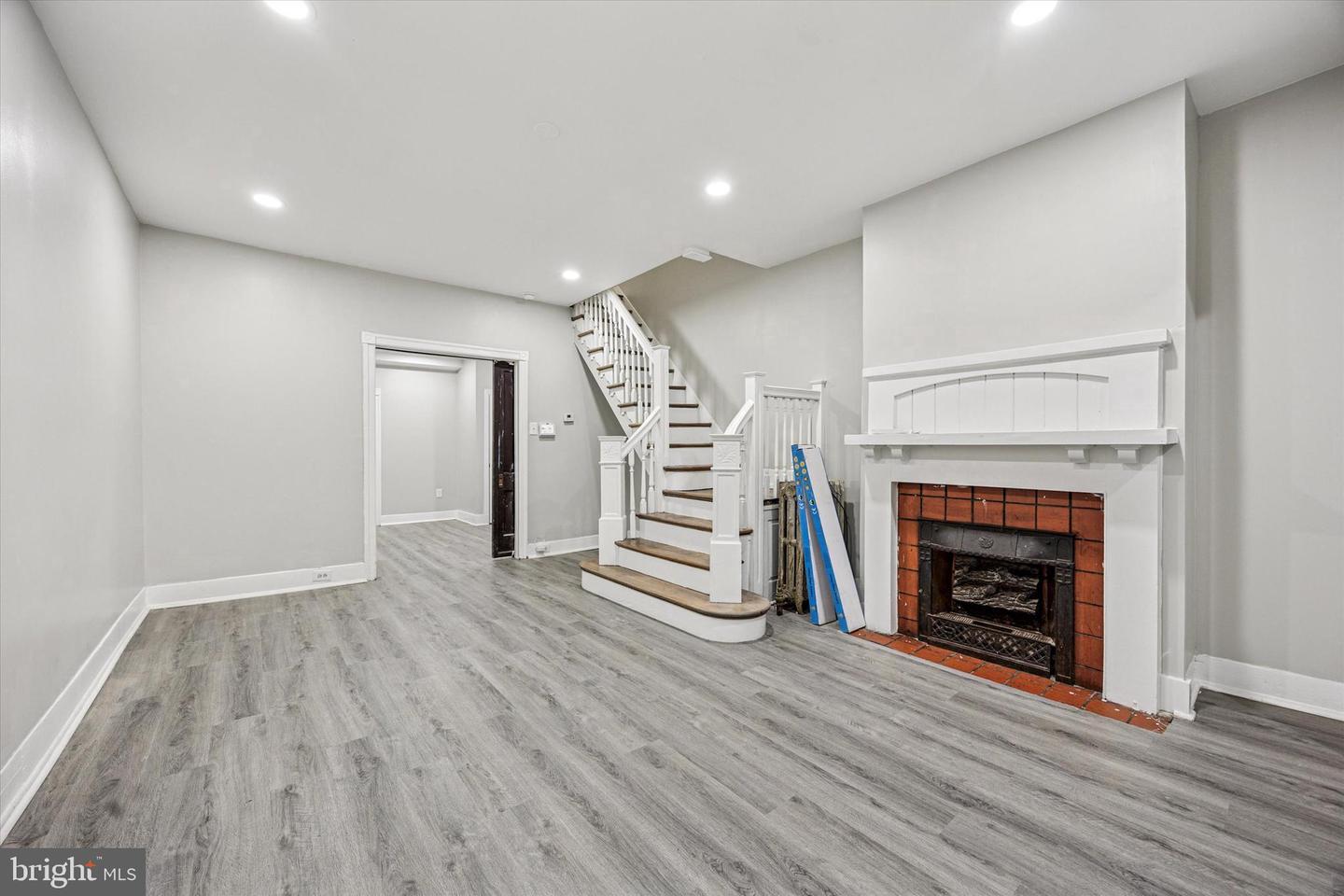Property Photo: 1723 W Butler Street PA 19140