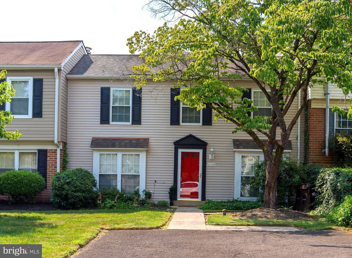 Property Photo:  6709 Pickwick Court  PA 19020 