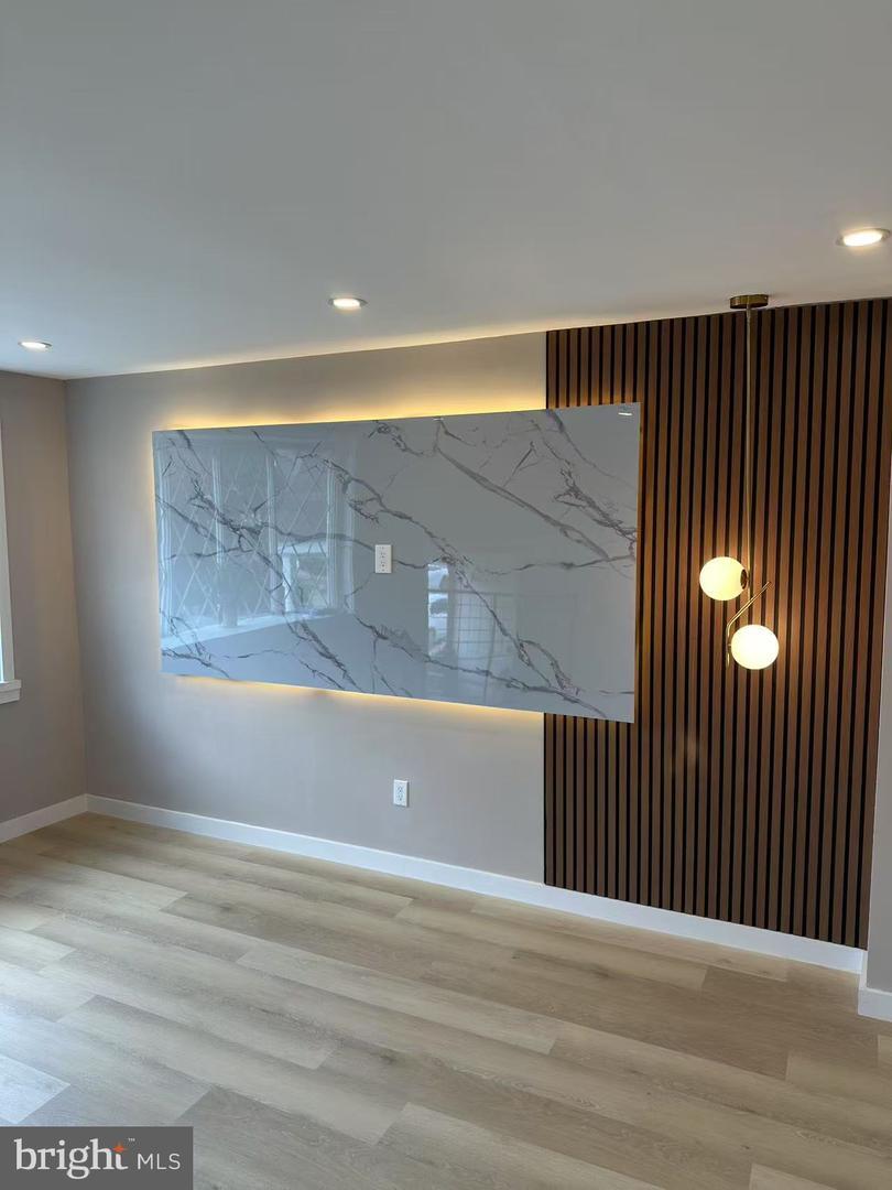 4374 Deerpath Lane  Philadelphia PA 19154 photo
