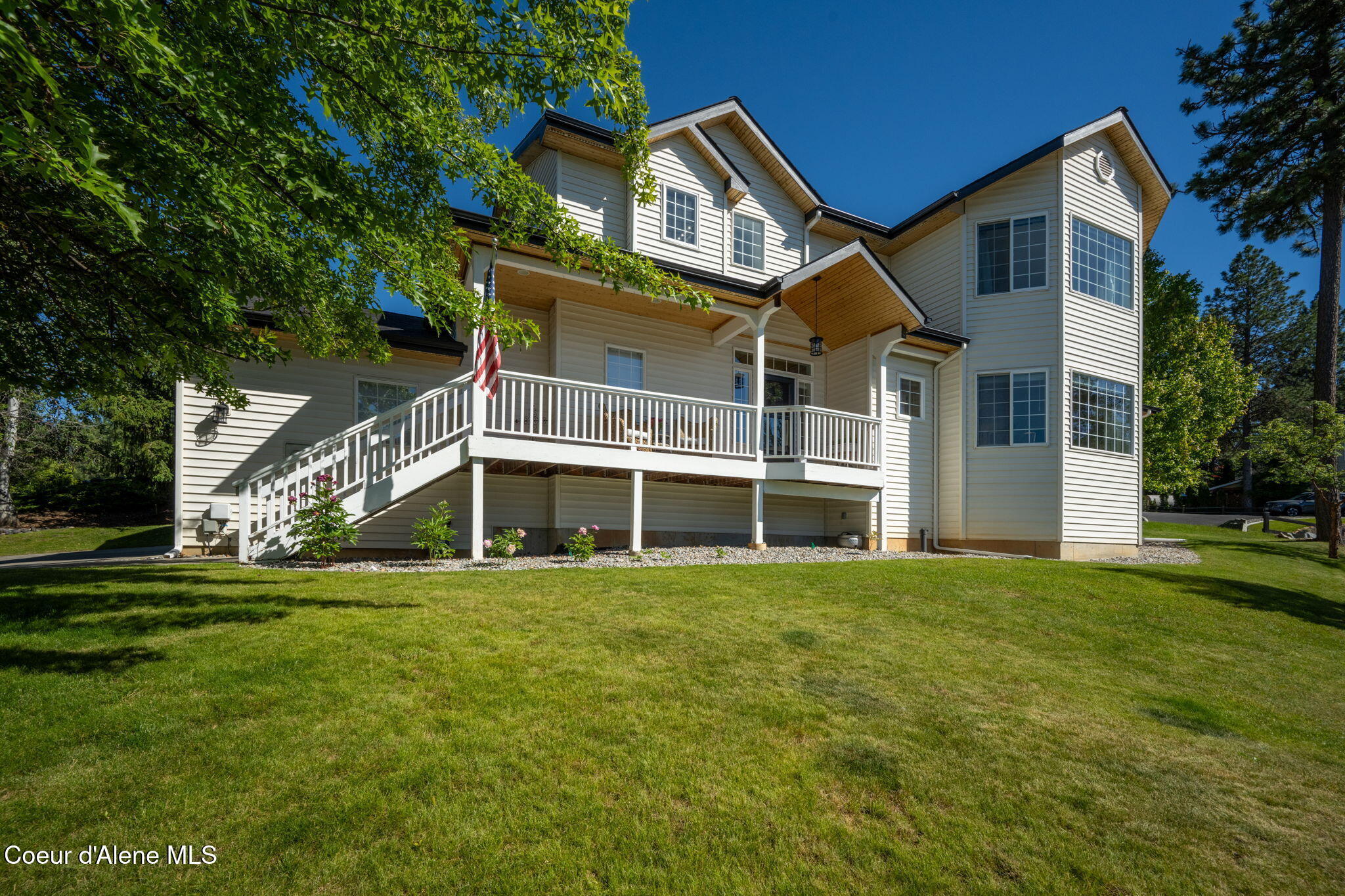 Property Photo: 2304 E Grandview Dr ID 83815
