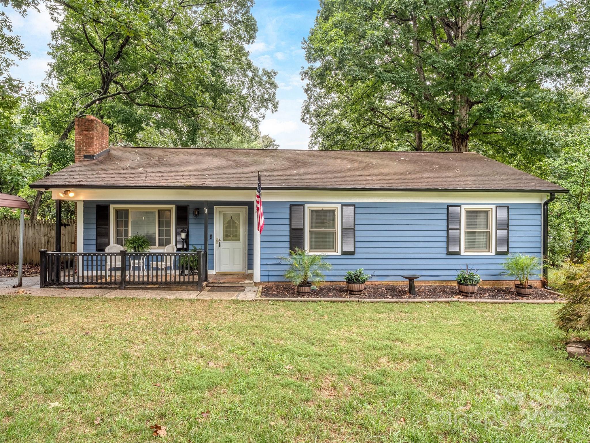 Property Photo: 2328 Woodfield Circle NC 28056