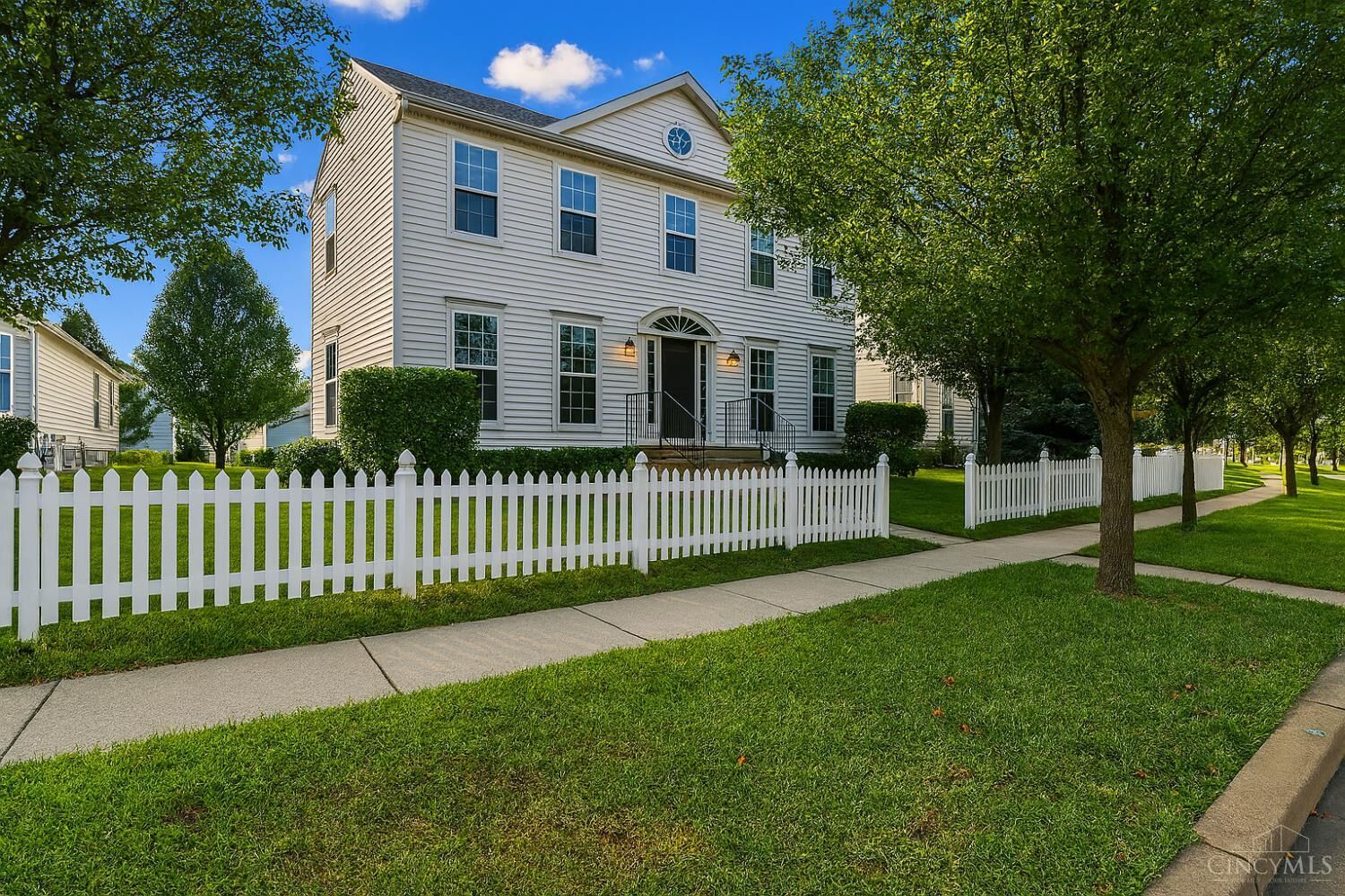 Property Photo: 1304 Weathervane Way OH 45036