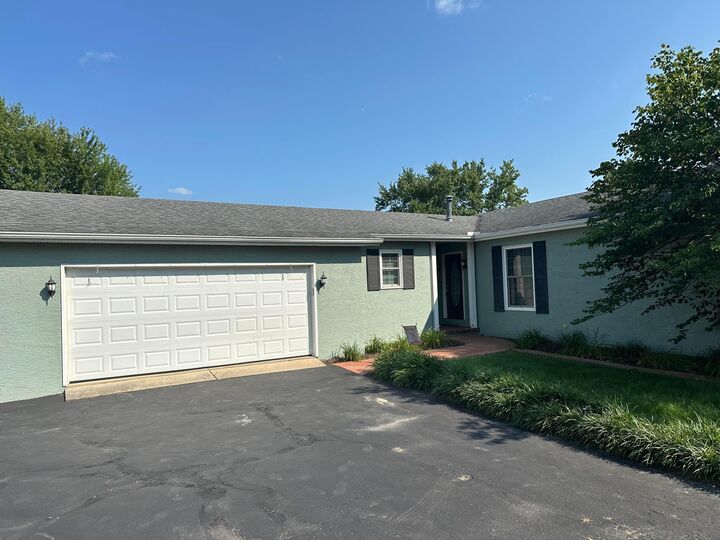 Property Photo:  2335 W Choctaw Drive  OH 43140 