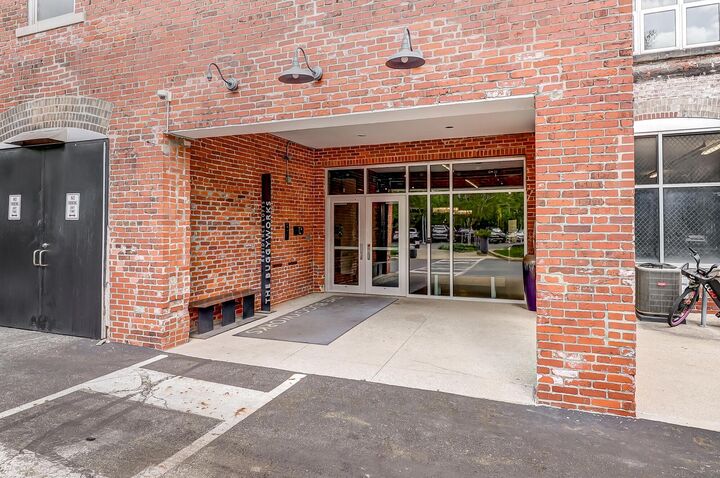 Property Photo: 448 W Nationwide Boulevard OH 43215