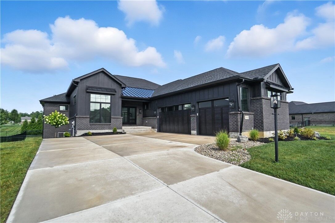 Property Photo:  1943 Horseshoe Bend  OH 45458 