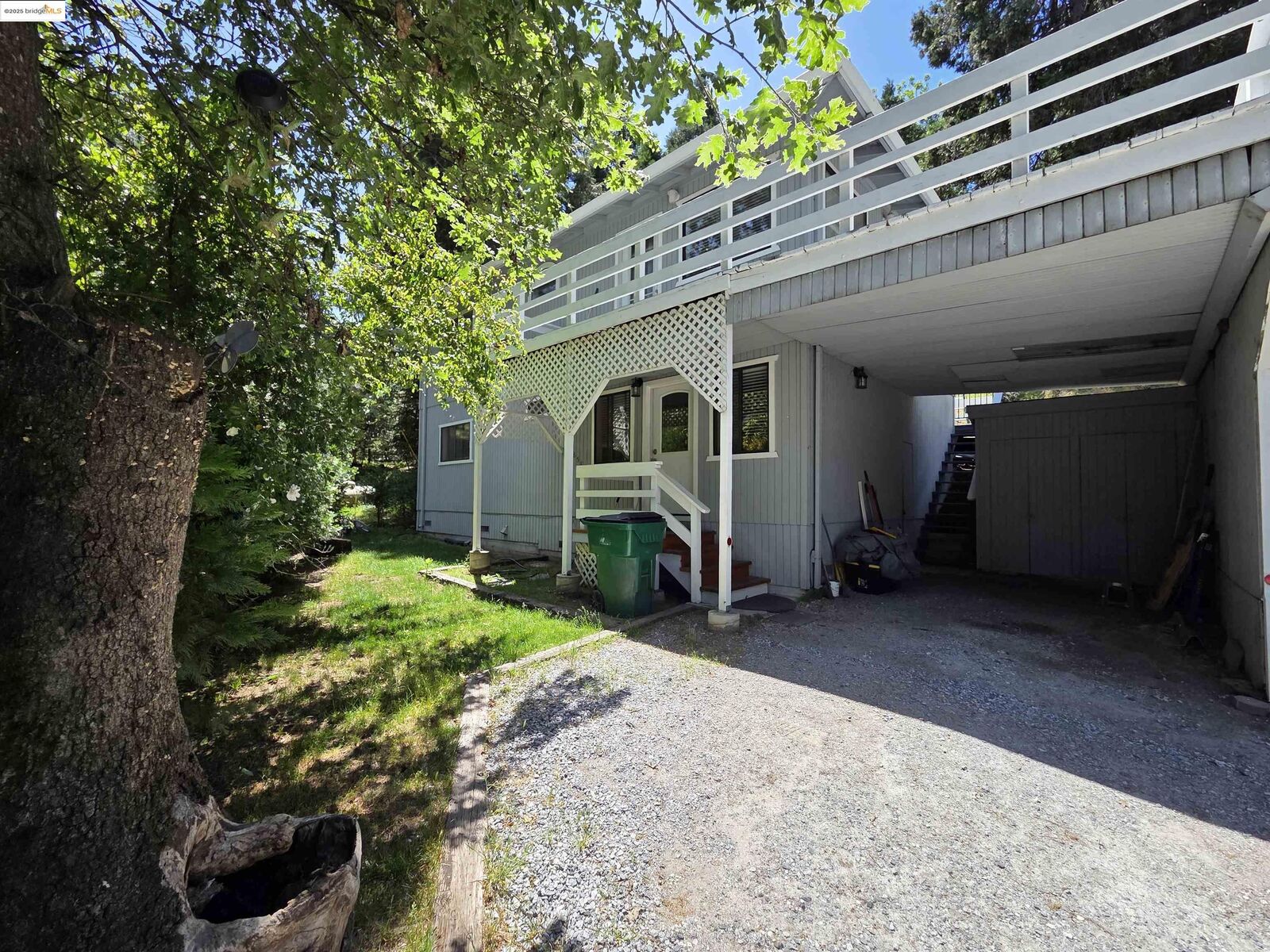Property Photo:  16581 S Creekside Dr  CA 95370 