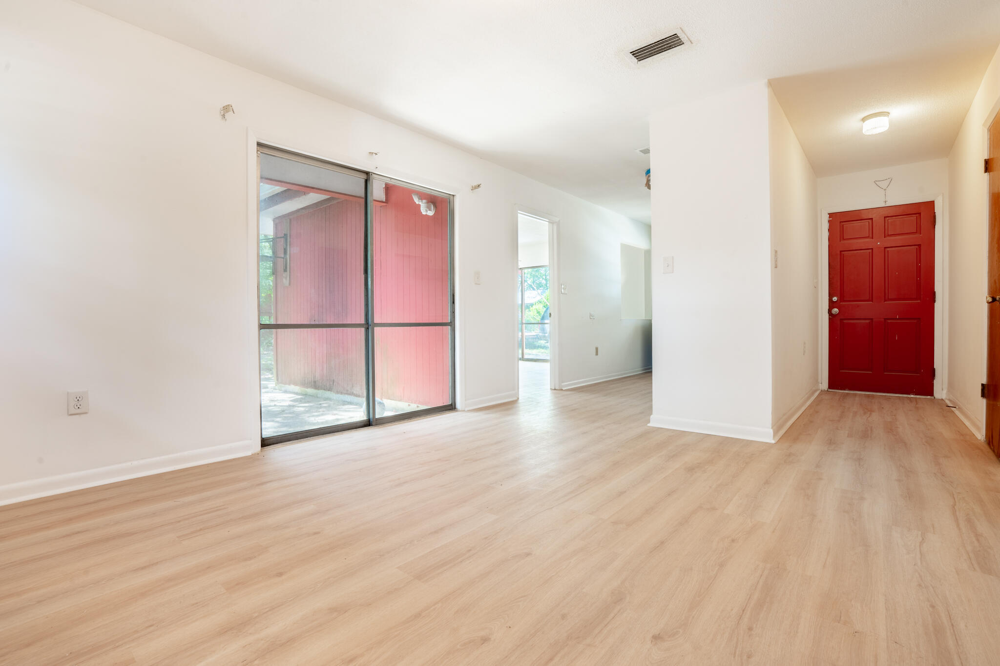 Property Photo: 133 NW Robinwood Drive FL 32548