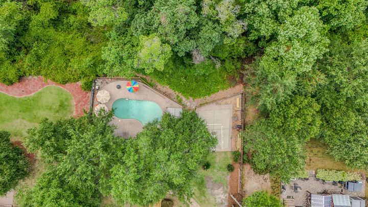 Property Photo: 158 Whispering Way FL 32439