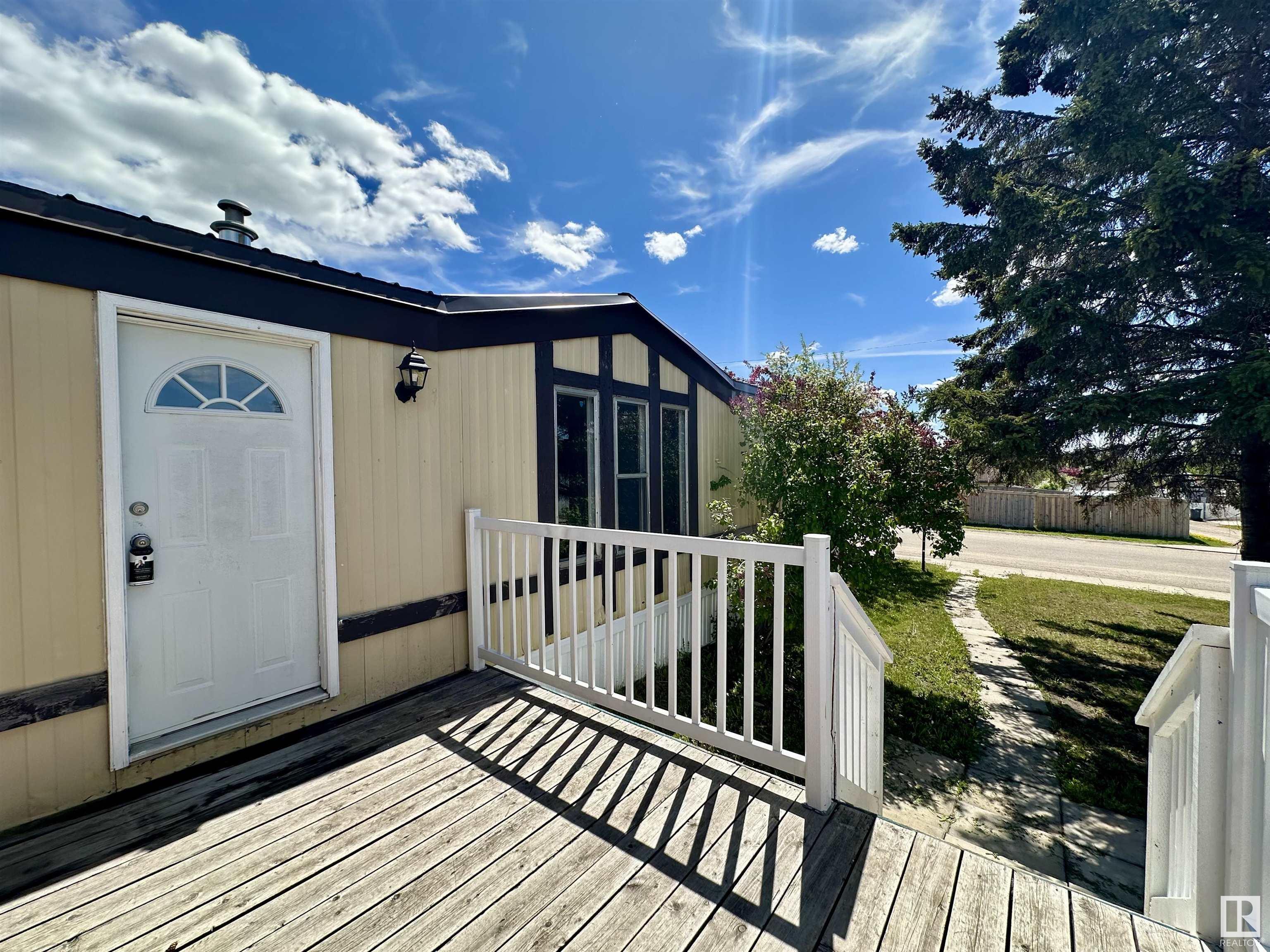 Property Photo: 5408 47 Avenue AB T7A 1K7