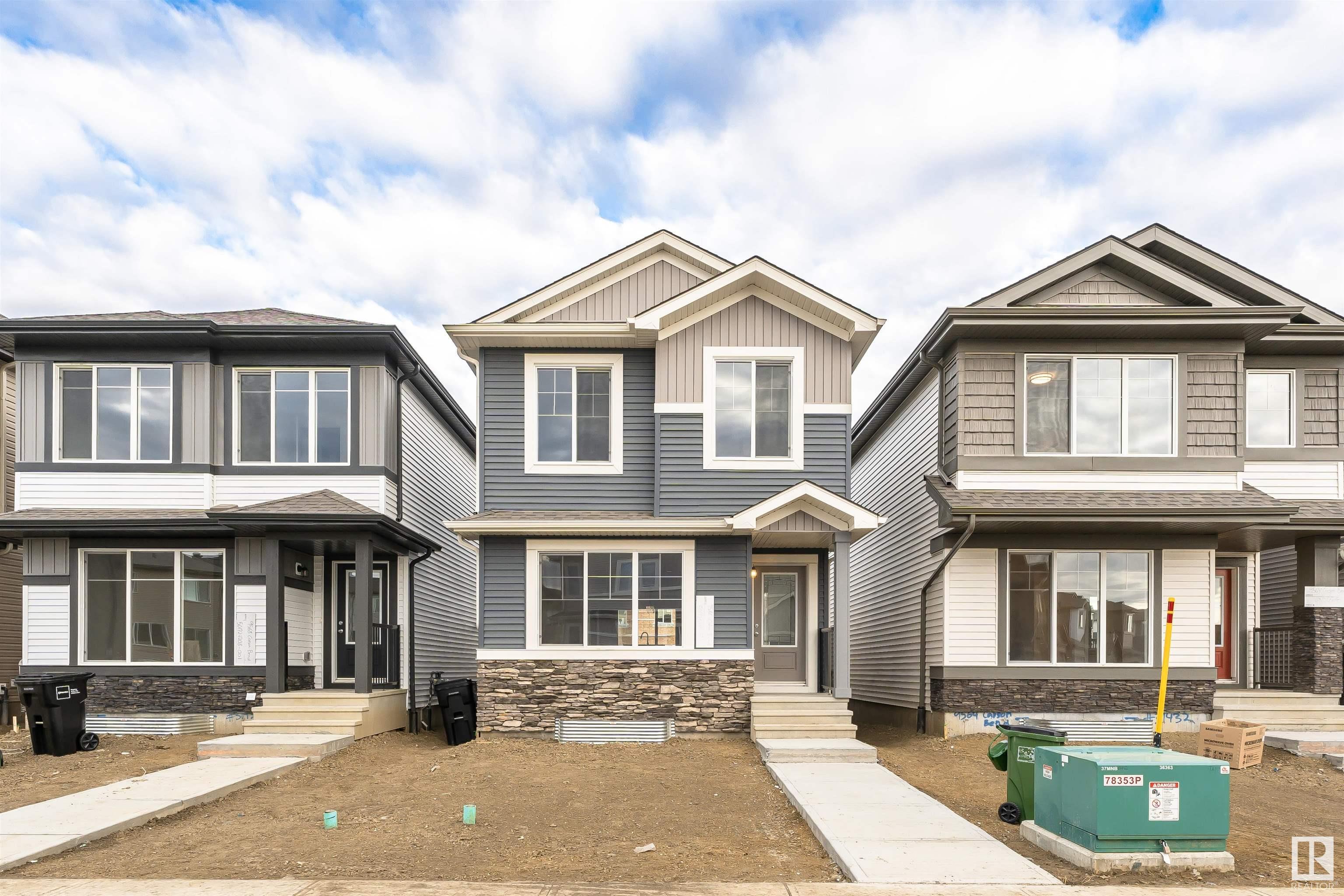 Property Photo:  9566 Carson Bend Bend SW  AB T6W 5H6 