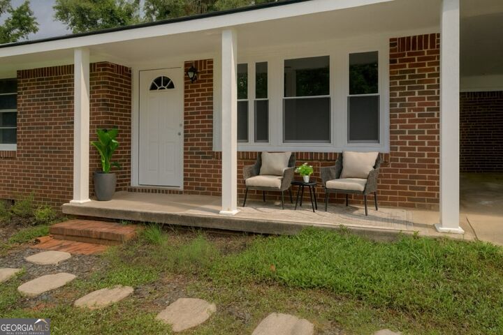 Property Photo: 882 Campbell Road GA 30014
