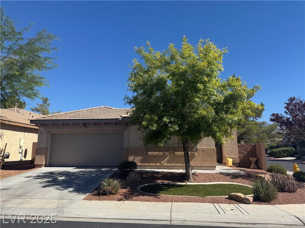 Property Photo:  