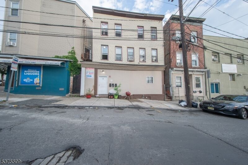 Property Photo:  400 River St  NJ 07524 