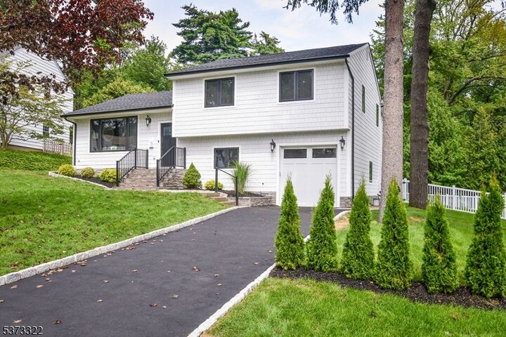 1 Harrison Ct  Summit City NJ 07901 photo