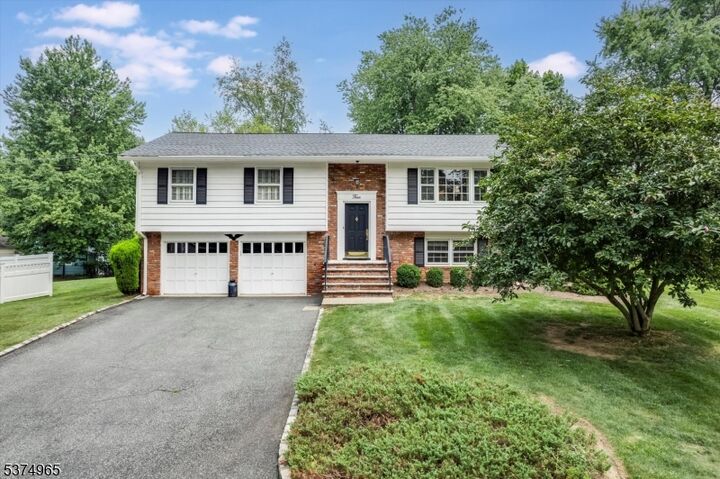 Property Photo: 4 Williamsburg Dr NJ 07068