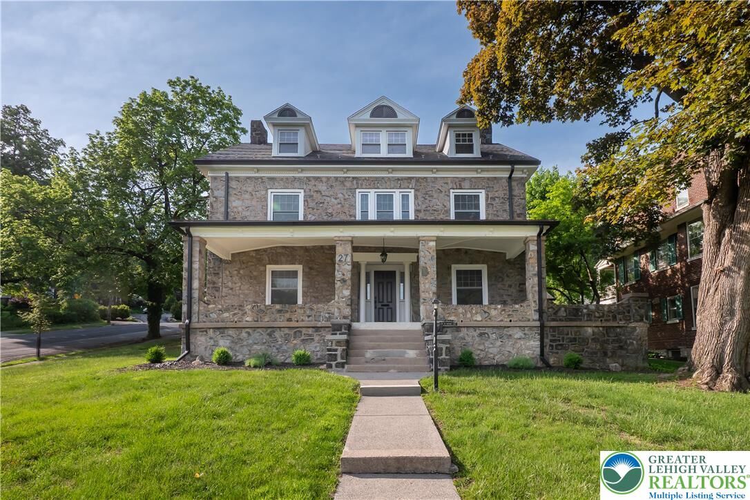 Property Photo: 27 W Wayne Avenue PA 18042
