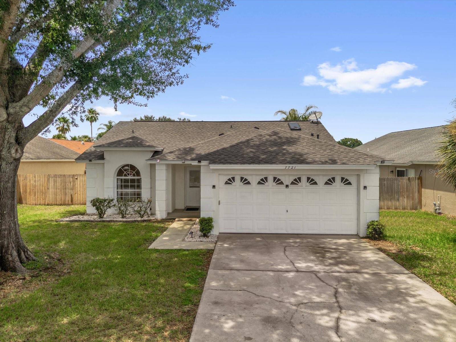 Property Photo: 7721 Water Oak Court FL 34747
