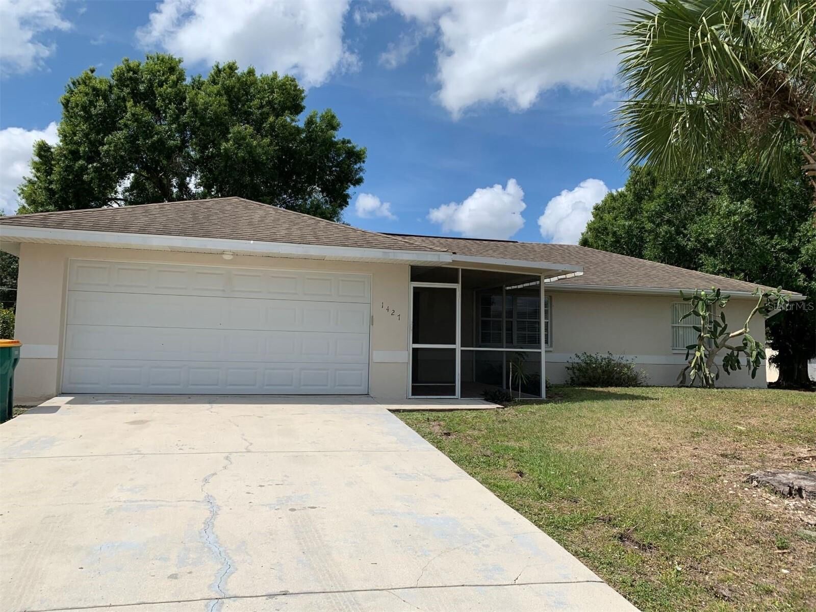 Property Photo: 1427 Hayworth Road FL 33952