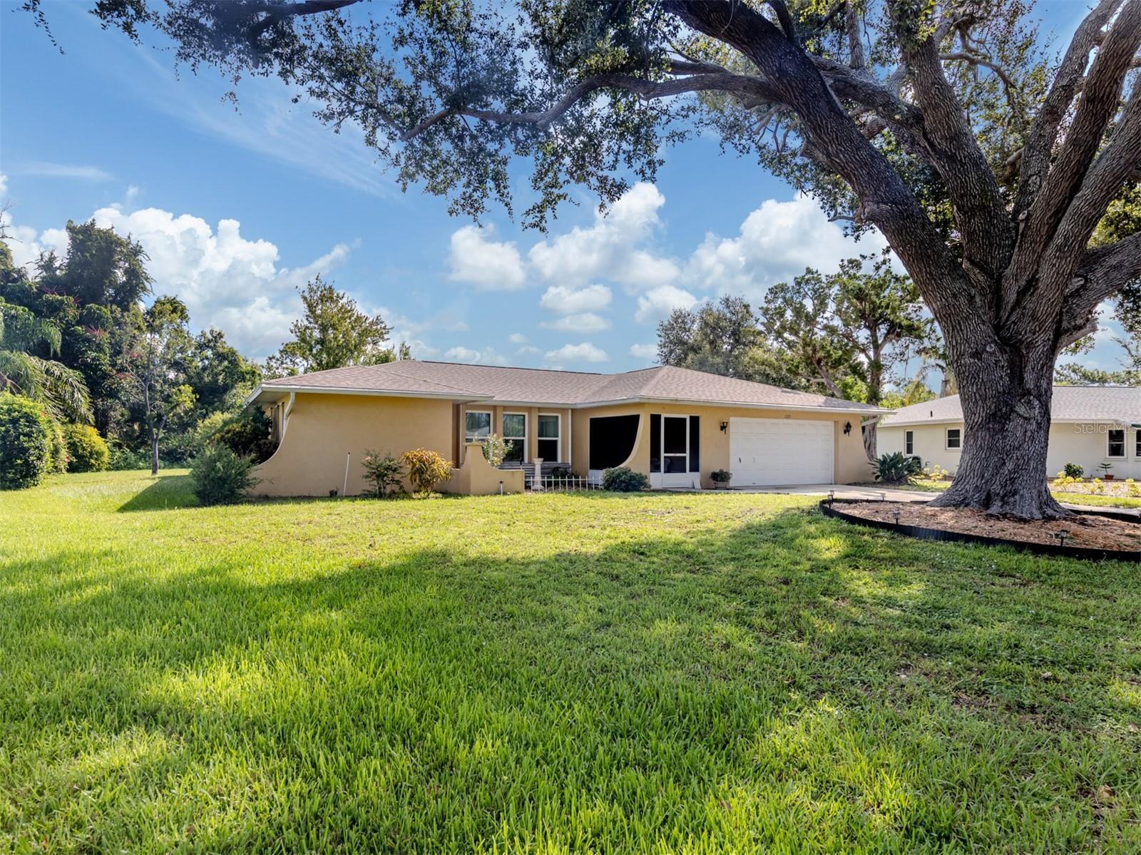 Property Photo: 1332 Whispering Lane FL 34285