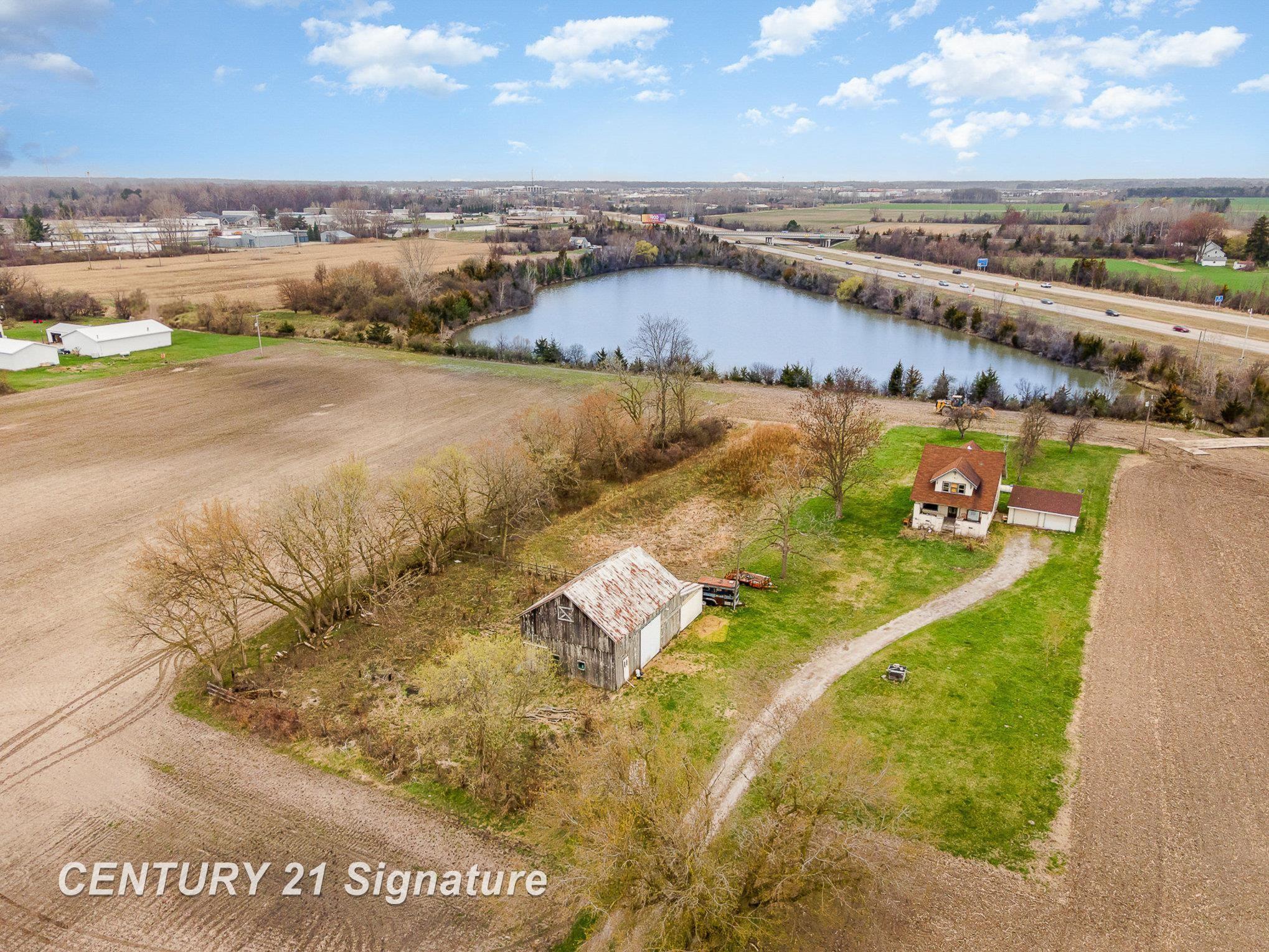 Property Photo: 5775 Venoy Road MI 48604