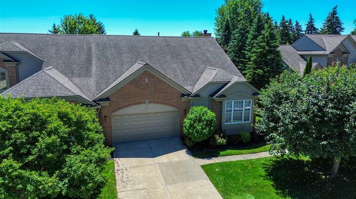 Property Photo:  1322 Copper Circle  MI 48306 