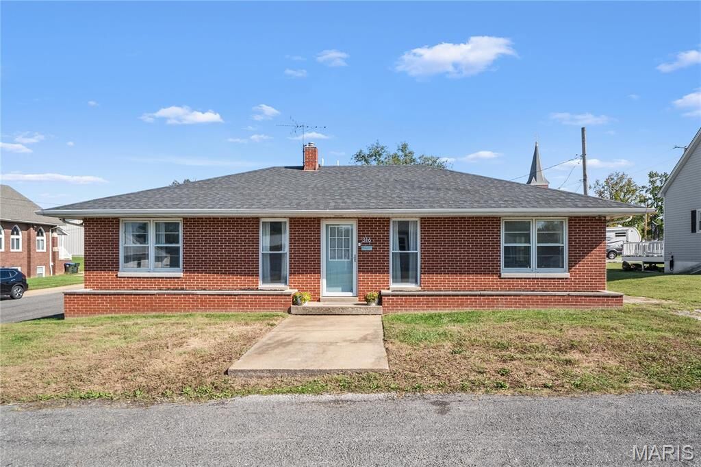 Property Photo:  316 S Rapp Avenue  IL 62236