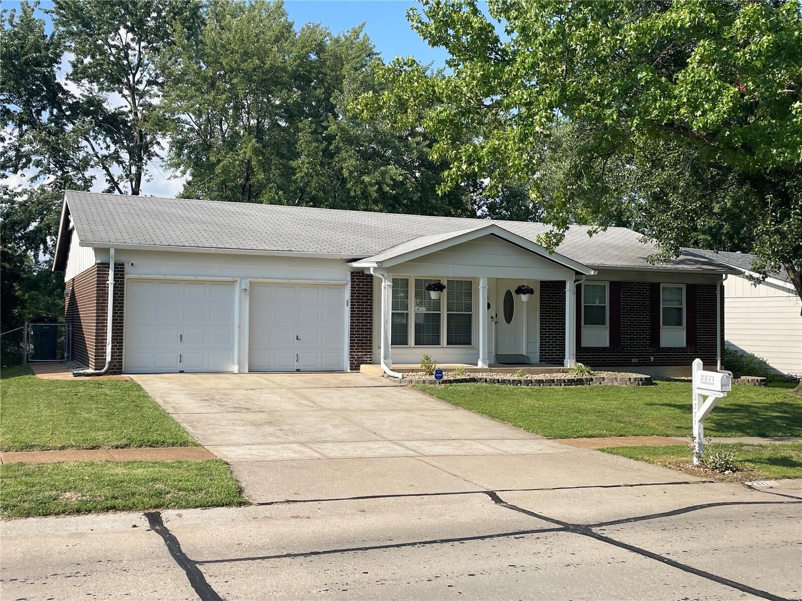 Property Photo: 2371 Crestline Drive MO 63129