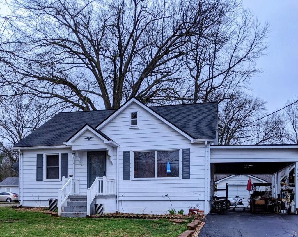 Property Photo:  507 S Lafayette  IL 62260 