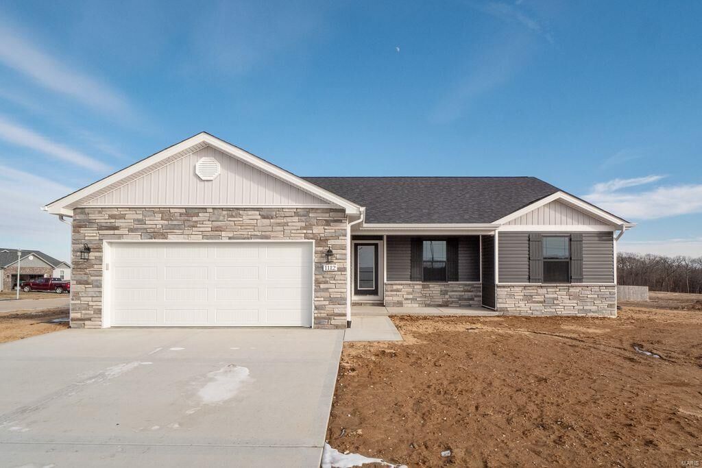 Property Photo:  1112 Sherwood Lane  IL 62298