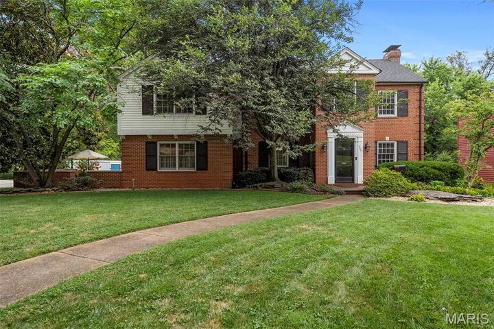 Property Photo:  405 N Woodlawn Avenue  MO 63122 