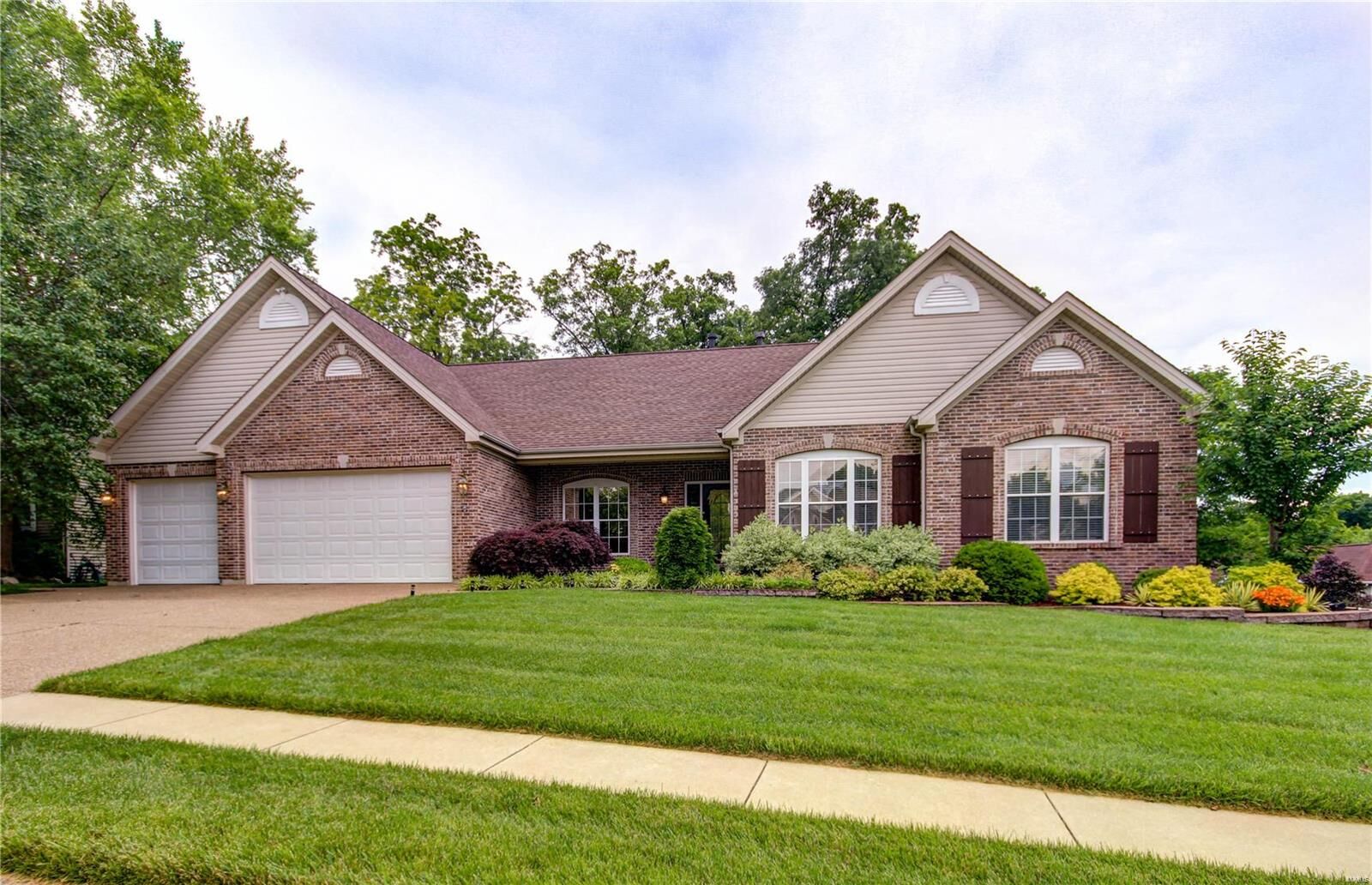 Property Photo: 1510 Village Green Drive MO 63367
