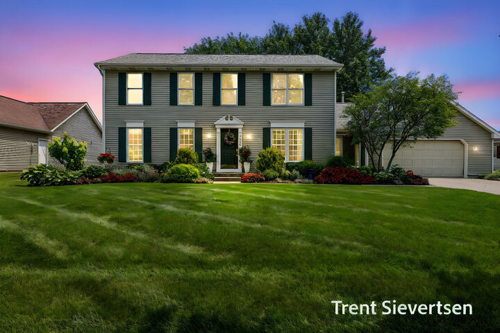 Property Photo:  5402 Bunker Hill Court SE  MI 49508 