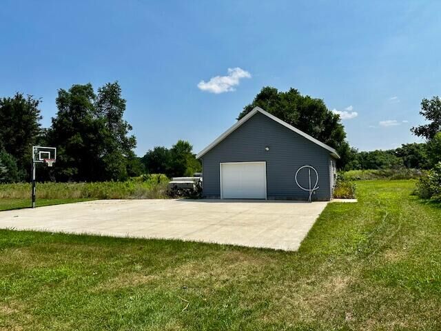 Property Photo:  910 N Dickinson Avenue  MI 49421 