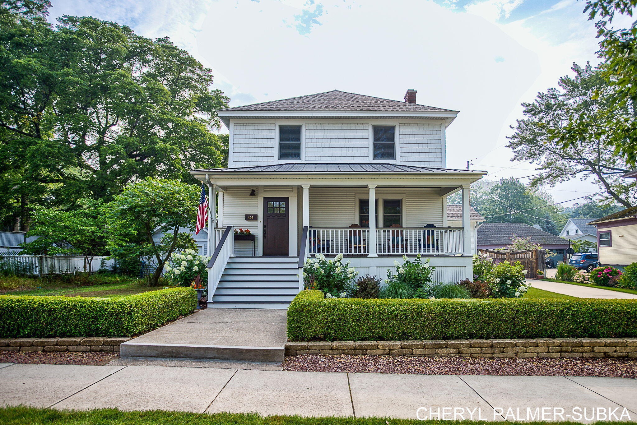 Property Photo:  406 Lake Avenue  MI 49417 