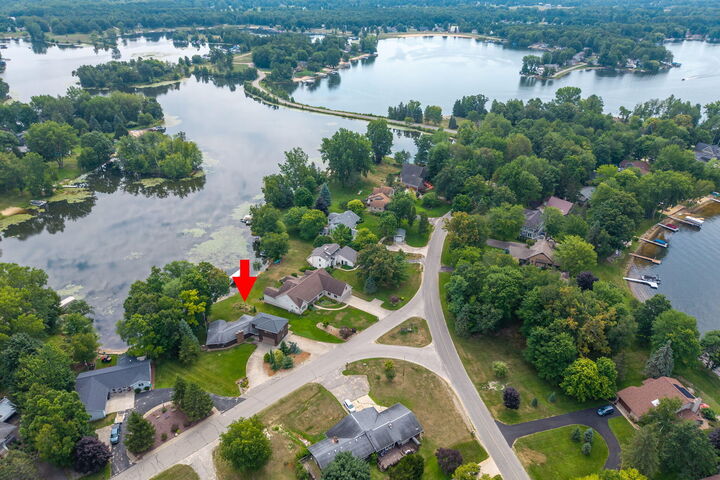8274 Peninsula Drive  Canadian Lakes MI 49346 photo