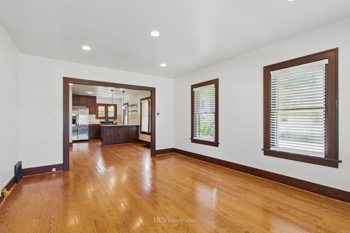 Property Photo:  137 E Tyler Street  IL 60543 
