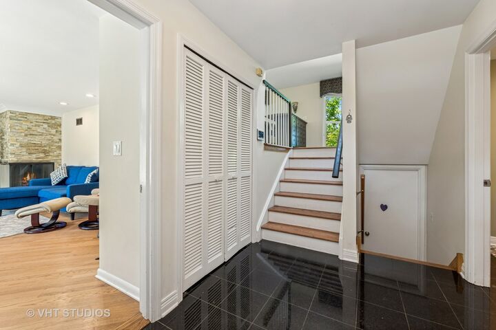 Property Photo:  1119 Hampton Court  IL 60015 