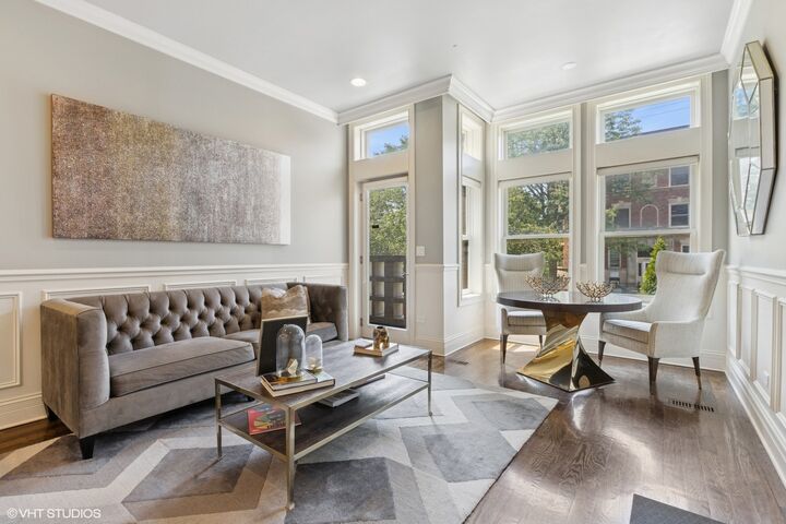 Property Photo: 4351 S Lake Park Avenue 1S IL 60653