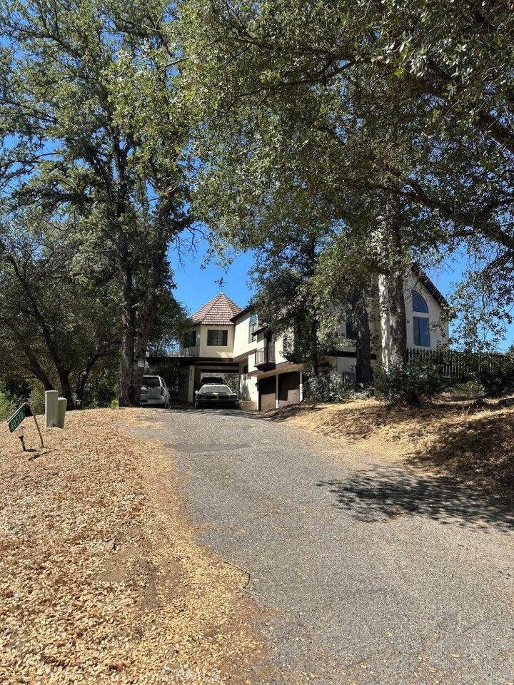 Property Photo: 40570 Griffin Drive CA 93644