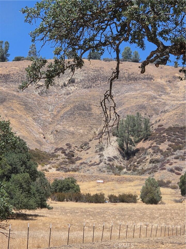 Property Photo: 312 Oak Street CA 93451