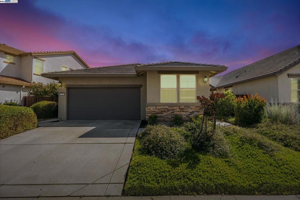 Property Photo:  9315 Wild Lilac Cir  CA 95829 