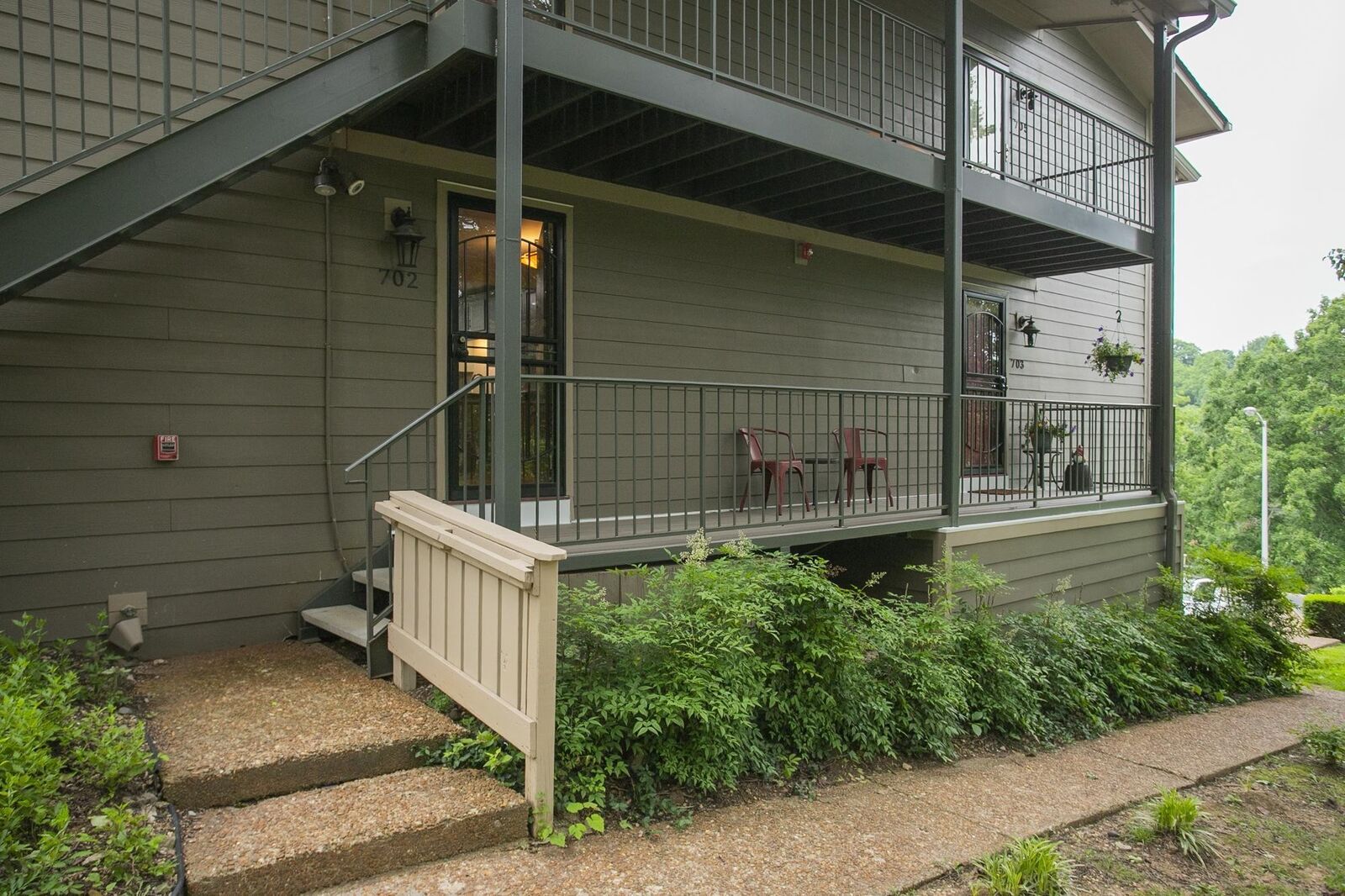 Property Photo:  702 Ashlawn Pl  TN 37211 