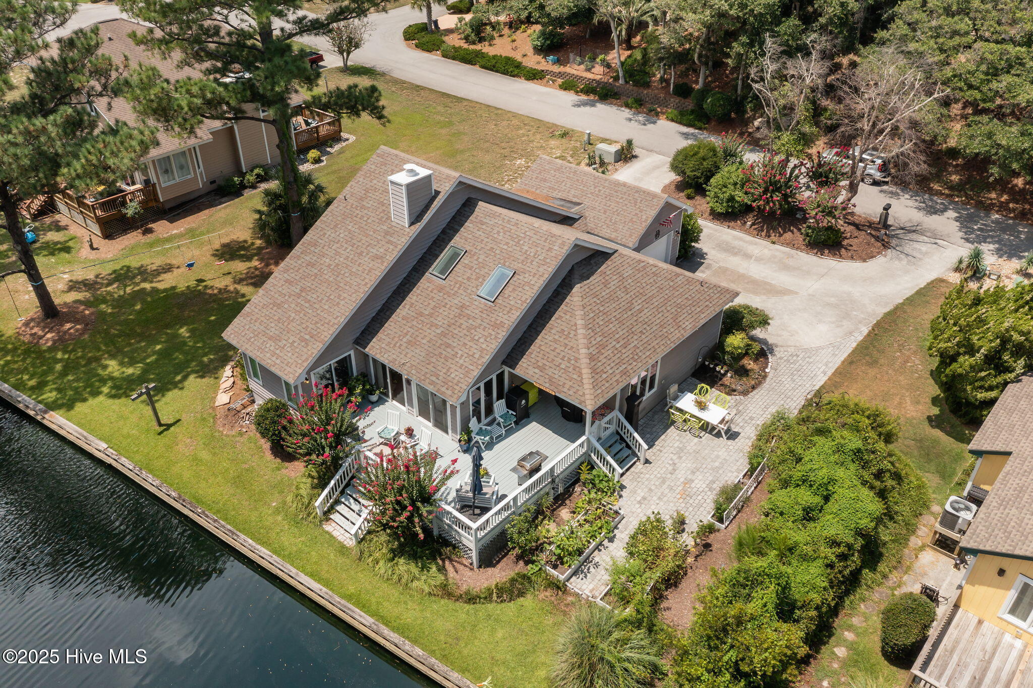 Property Photo: 241 Windjammer W NC 28594