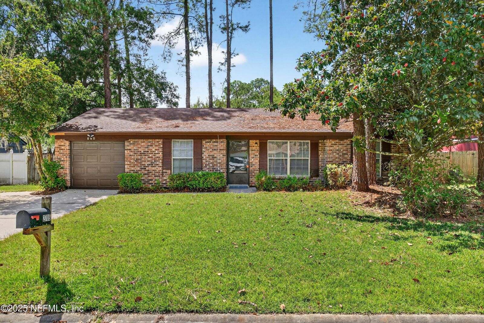 Property Photo:  2705 Pinewood Boulevard N  FL 32068 