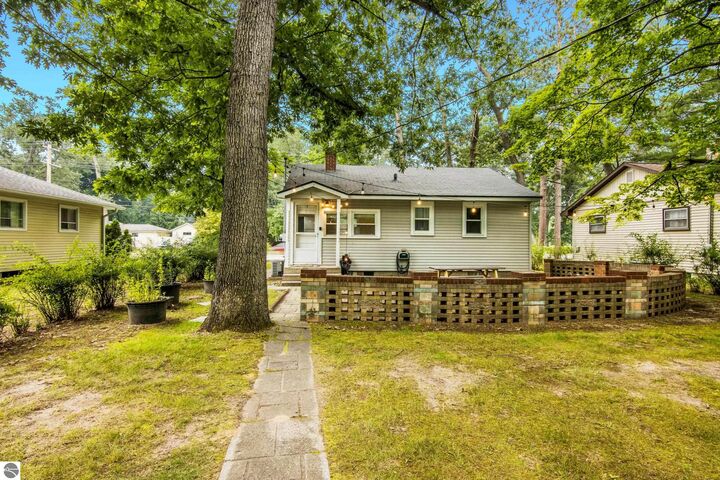 1609 E Eighth Street  Traverse City MI 49686 photo
