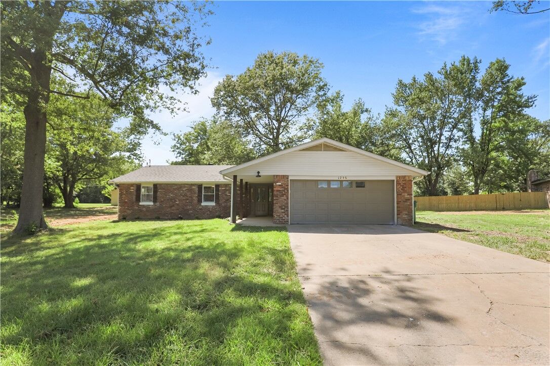 Property Photo: 1256 Leelynjean Lane AR 72762