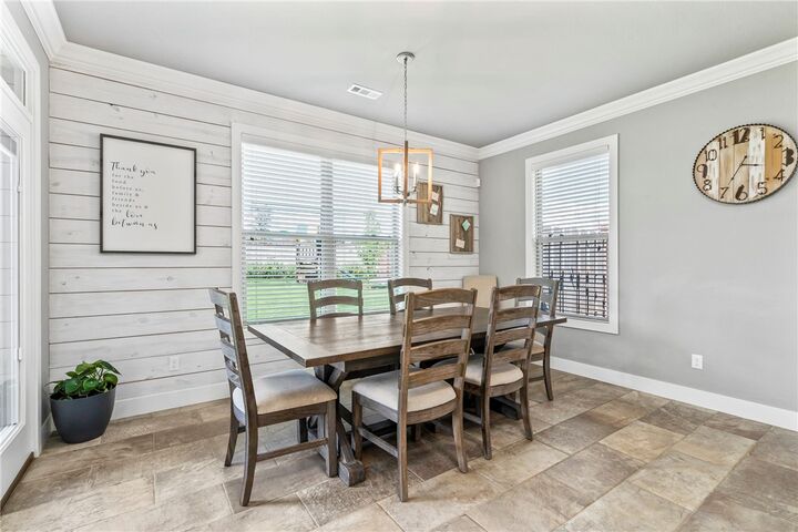 Property Photo: 8100 Santa Clara Avenue AR 72762