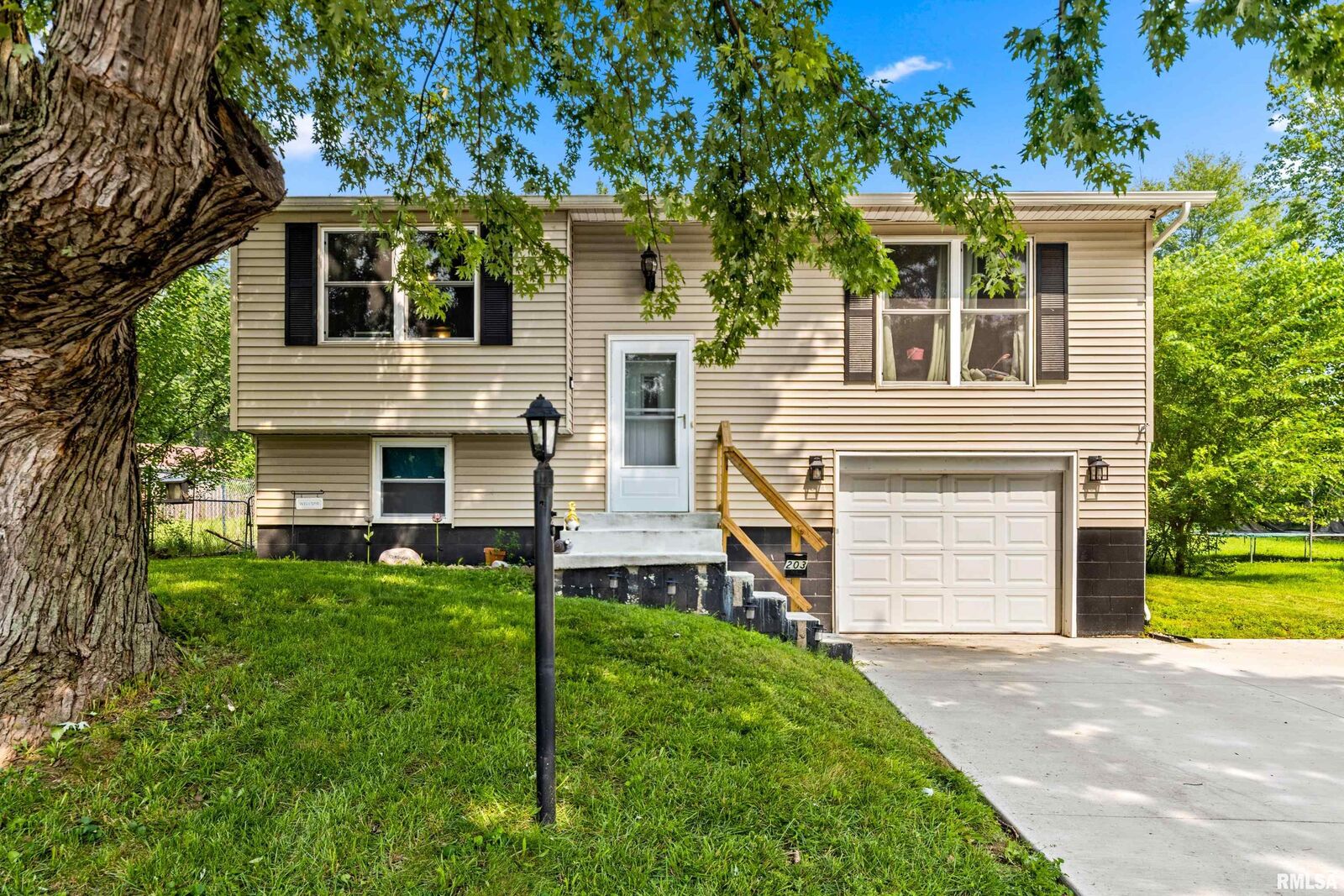 Property Photo:  203 Douglas Road  IL 61554 